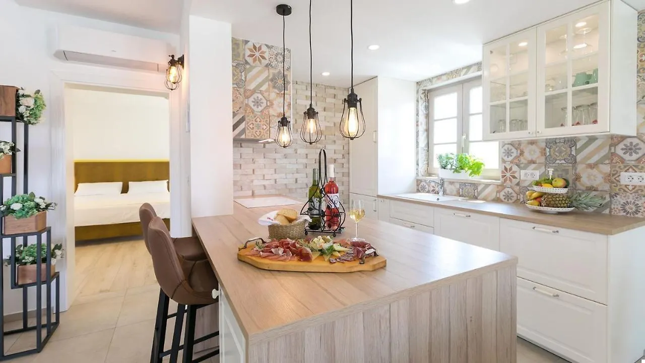 Villa Keli Ferenci Guest house