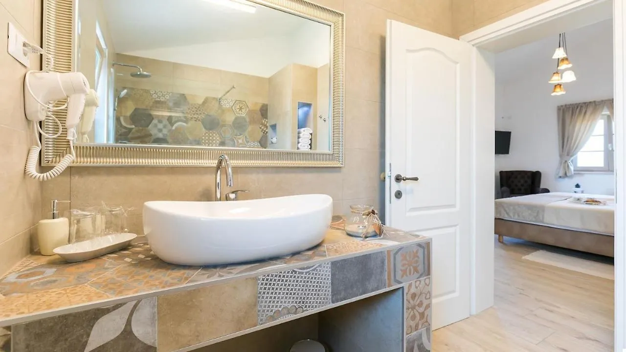 Villa Keli Ferenci Guest house