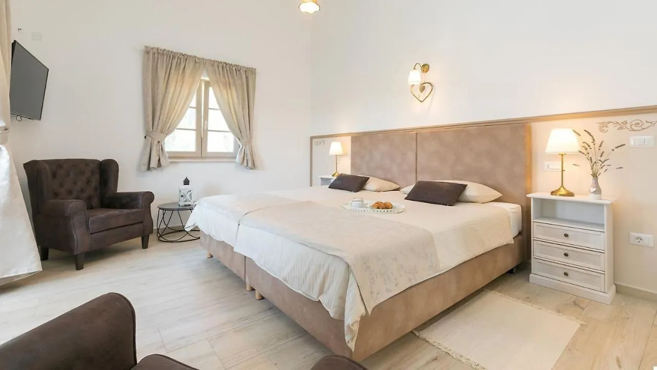 Villa Keli Ferenci Guest house